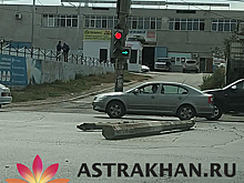 «Пункт назначения» в Астрахани. Бетонный столб вылетел из прицепа