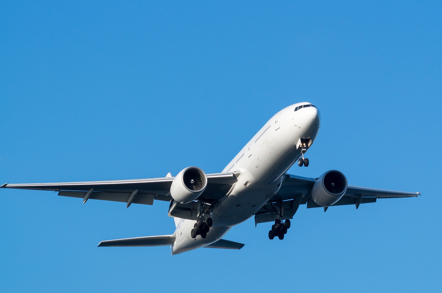 Летевший из Вьетнама в Москву самолет вернулся в аэропорт вылета из-за неполадки