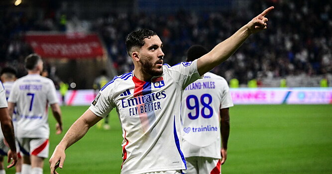 Шерки согласен перейти в «Ман Сити» и уже общался с Гвардиолой, другие претенденты – «Ливерпуль», «Байер» и «Боруссия». «Лион» может выручить 40 млн евро (Foot Mercato)