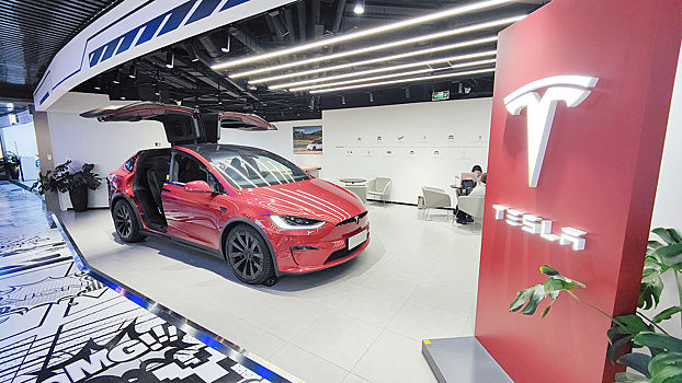 Машины Tesla в Китае получили улучшенный автопилот