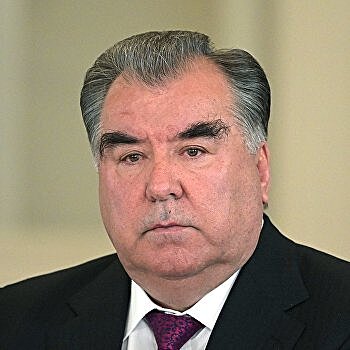 Лидер Таджикистана Рахмон станцевал на концерте в День независимости республики