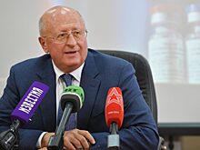 Гинцбург напомнил о скорой вакцинации подростков