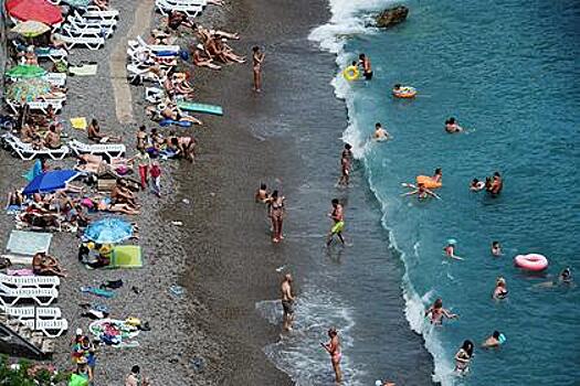 Назван лучший курорт в РФ для пляжного отдыха осенью