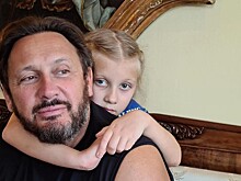 Младшая дочь Стаса Михайлова задорно станцевала у елки