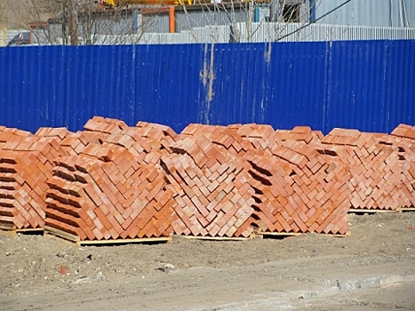 Пьяный водитель протаранил поддон с кирпичами в Вознесенском районе