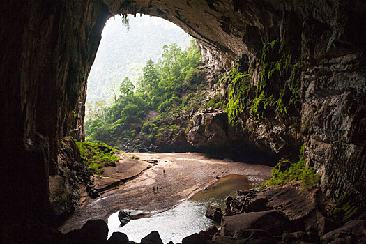 В Нячанге появились экскурсии к самым большим пещерам Вьетнама