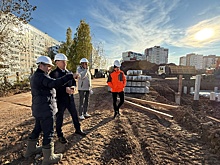 Строители школы на улице Берша в Ижевске забили 300 свай под будущее здание