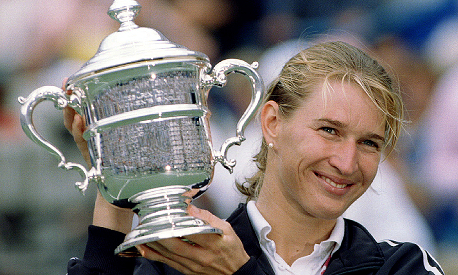 В том же 1988-м она провела самый короткий финал турнира «Большого шлема» в истории, одержав победу над советской теннисисткой Натальей Зверевой за 34 минуты. 