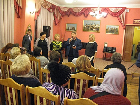 В библиотеке на Щербаковской День матери отметили большим праздничным концертом