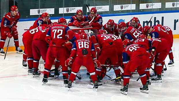 «Локомотив» разгромил «Витязь» во втором матче серии плей-офф КХЛ