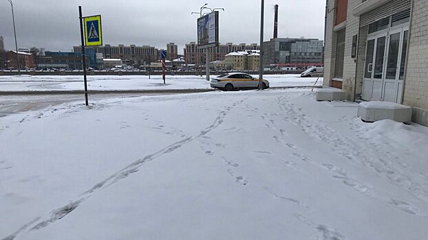 В ГИБДД заявили о плохом состоянии дорог в Петербурге и необходимости проявлять осторожность