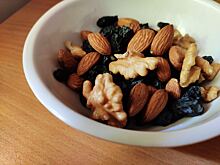Врач: орехи и овощи помогут повысить гемоглобин