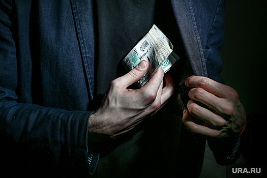Преподавателя вуза в Челябинске заподозрили в получении денег от студентов