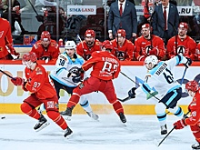 "Автомобилист" и "Авангард" продлили победные серии в КХЛ