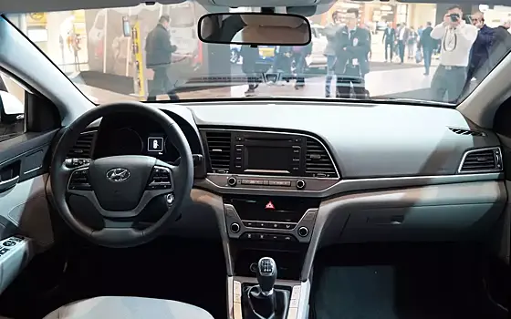 Hyundai Elantra с пробегом возглавила топ-8 лучших авто до 900 тысяч рублей