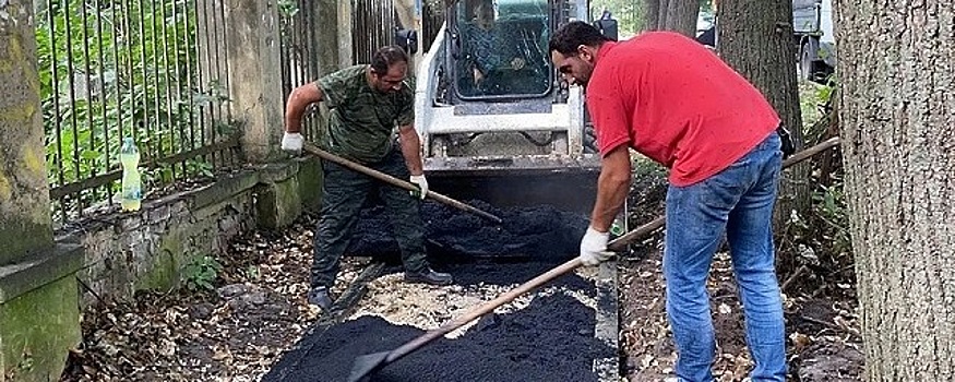 В Чехове на двух улицах завершается обустройство тротуаров