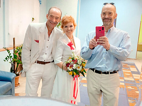Свадьбы ко Дню любви, семьи и верности: «Электроник» Торсуев женился в шестой раз, а Легкоступова — в третий
