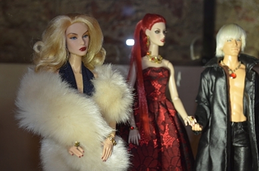 В Костроме сделали выставку с куклами по цене «Ламборджини»
