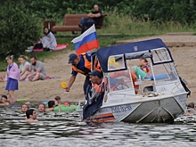 Сотрудники поиского-спасательного отряда вытащили тонущего мужчину из Терлецкого пруда