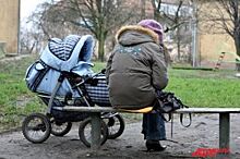 Под Калининградом женщина бросила у автоцентра коляску с маленьким сыном