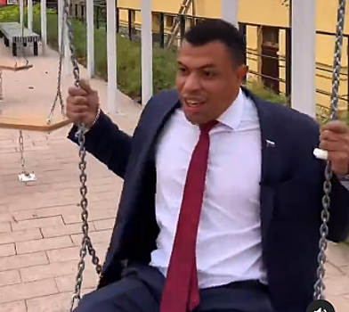 Олег Щеглов подобрал код к «запретным» кремлевским качелям в Нижнем Новгороде