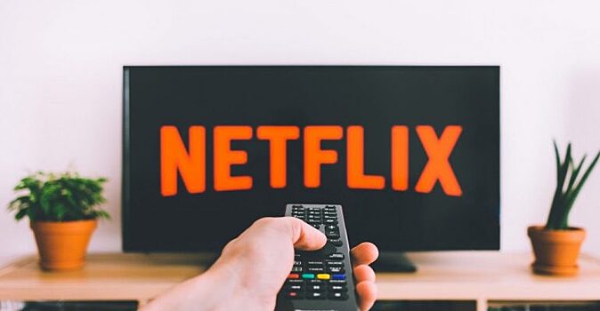 Какие сериалы посмотреть от Netflix в 2020 году?