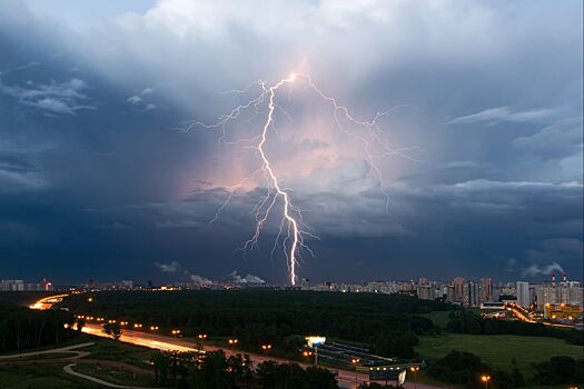 Сильные дожди и гроза: в Москву пришёл южный циклон