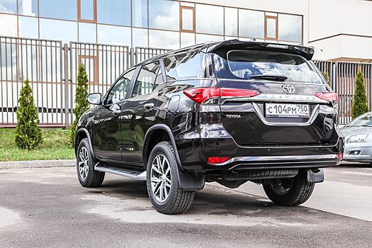 Тест-драйв: Toyota Fortuner