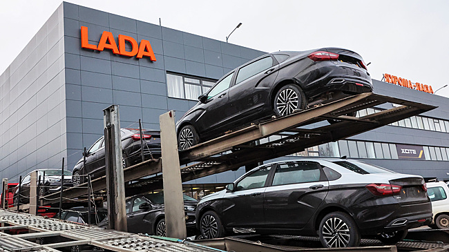 Провал АвтоВАЗа, взлёт цен на бензин и прогноз Путина. Итоги недели