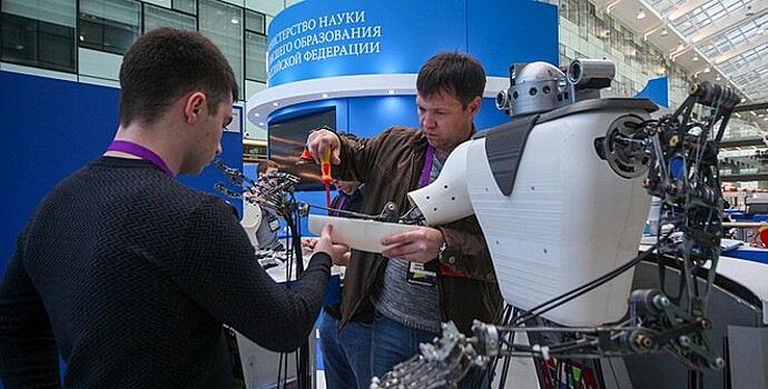 Резидент «Сколково» проведёт бесплатный курс по преподаванию робототехники