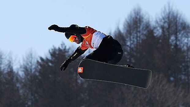 Призер ОИ-2014 Олюнин впервые после травмы выступил на соревнованиях по сноуборд-кроссу