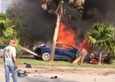 Tesla заживо сожгла владельца после ДТП в Майами