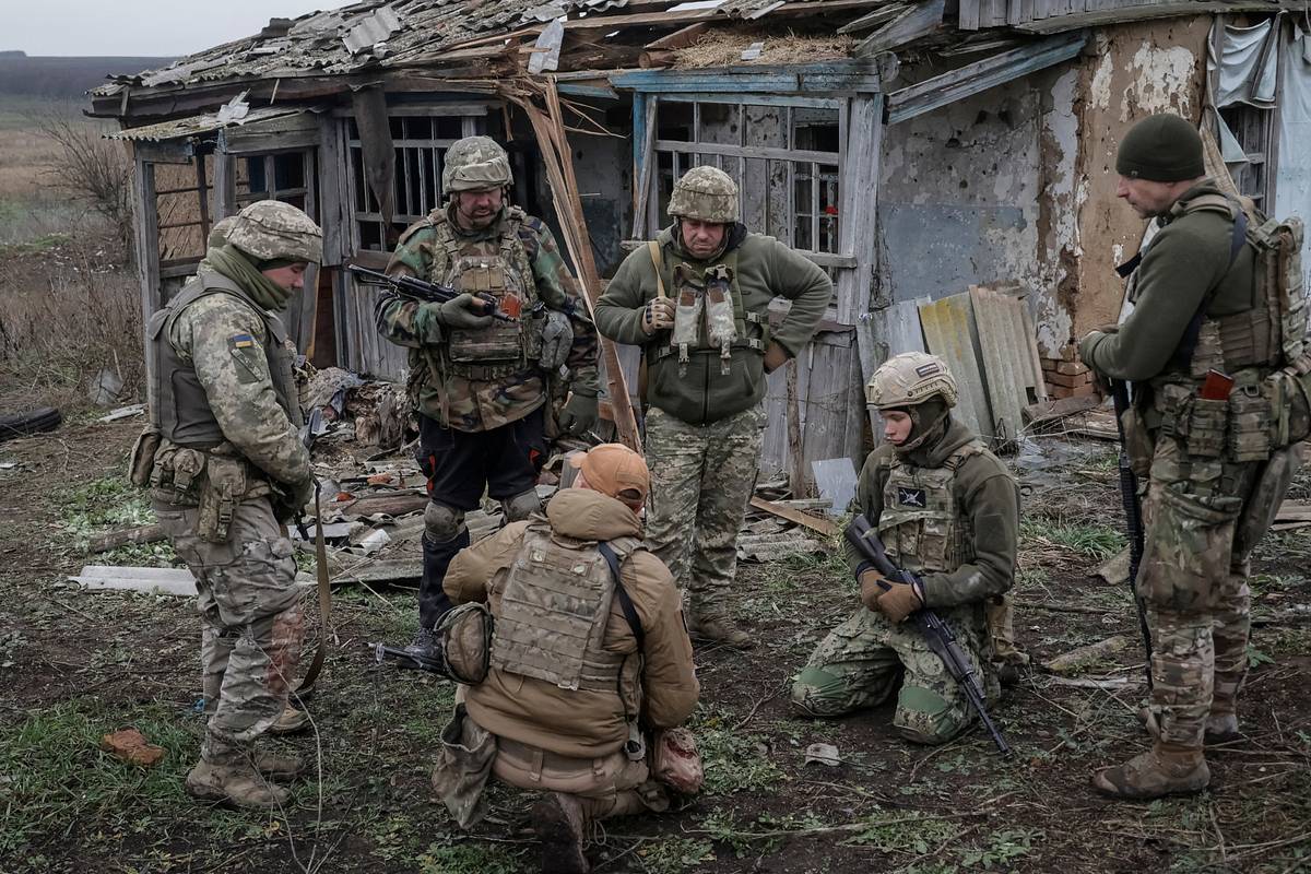 Стало известно о готовности Зеленского вывести войска из Донбасса