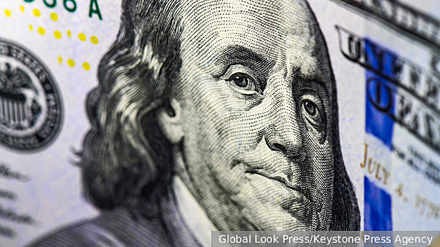 Кто выиграет от исторического падения доллара