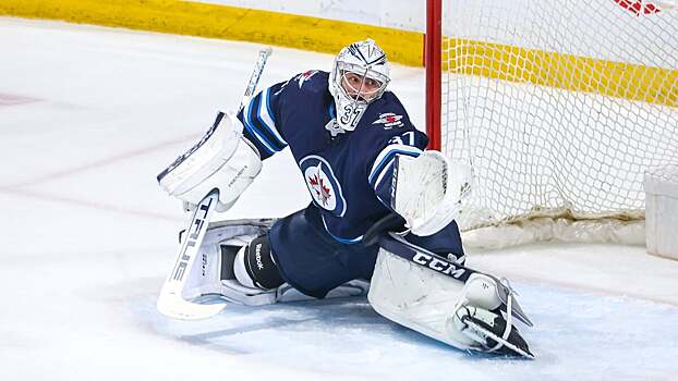 Голкипер «Виннипега» Хеллебайк признан первой звездой недели в НХЛ