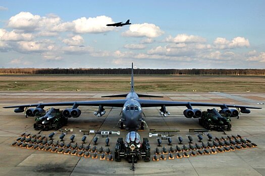 ВВС США планируют эксплуатировать B-52 еще 30 лет