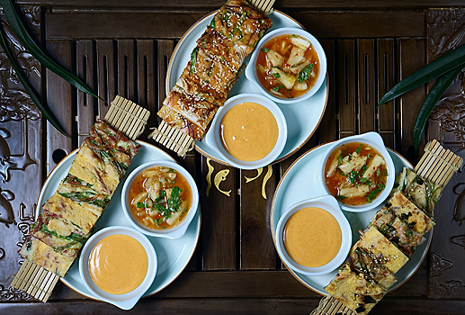 Кимчи-панкейки с овощами и морепродуктами