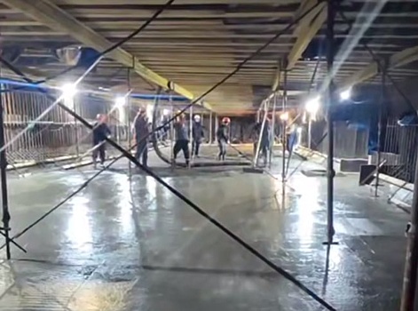 Основание новой станции метро начали заливать на площади Сенной