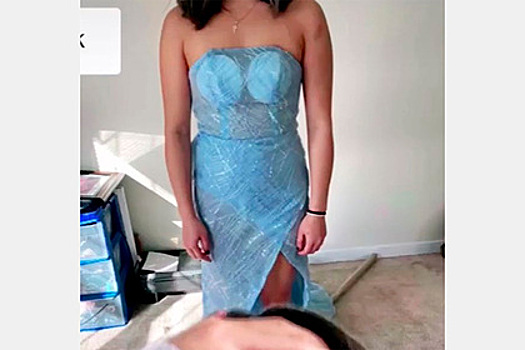Девушка примерила заказанное онлайн платье, рассмеялась и прославилась в TikTok
