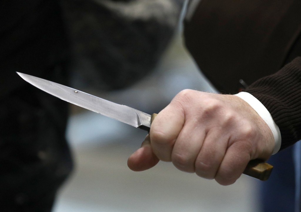 Посиделки сотрудников ФСИН с участником СВО закончились ножом в спину