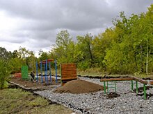 Гостя Саратова возмутило превращение тротуаров в «полосу препятствий»