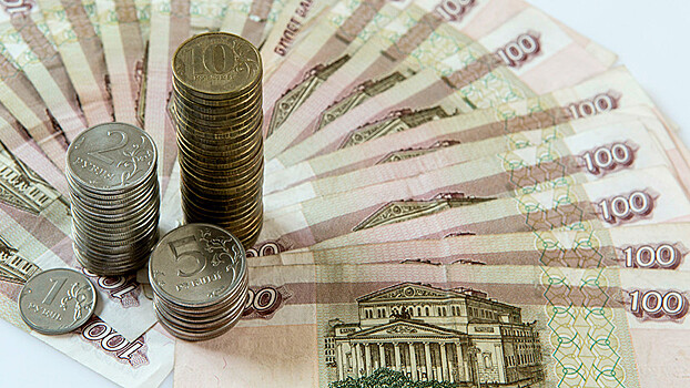 на торгах 22 февраля рубль укрепился к доллару США на 40 копеек