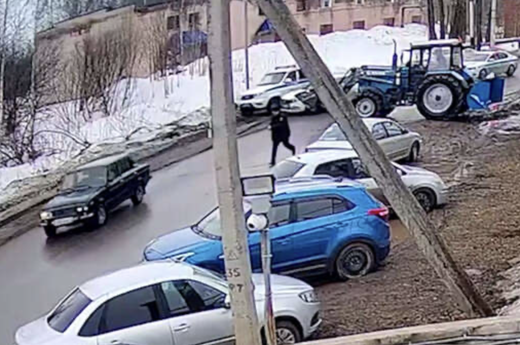 В Кирове использовали «живой щит» из авто во время погони ГИБДД
