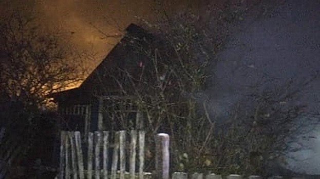 В Череповце мужчина получил ожоги тела при пожаре в своем доме