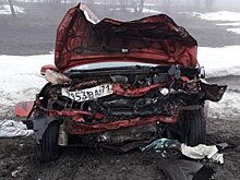 В аварии под Татищевом погиб пассажир иномарки