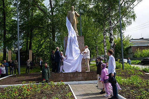 В Свердловской области восстановили памятник Ленину