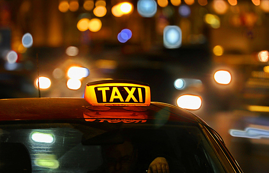 В Москве таксист и пассажир попали в больницу