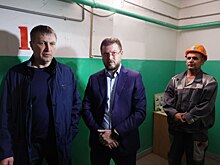 Глава Дзержинска Иван Носков проверил реализацию кампании по замене лифтового оборудования