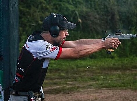 Чемпиона мира по стрельбе застрелили в автомобиле