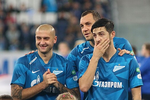 Дзюбу и Азмуна назвали лучшими форвардами чемпионата России по футболу